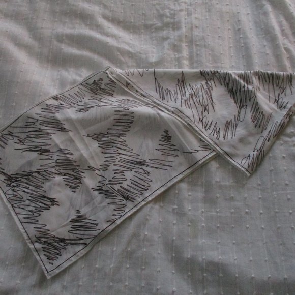 1960s MCM white & chocolate Vera Neumann scarf - Picture 2 of 8